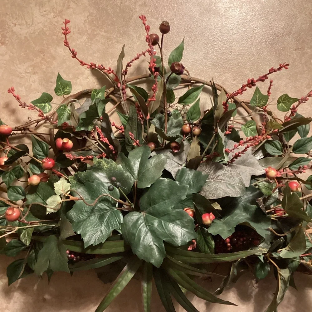 Artificial Greenery Ivy Floral Grapevine Wooden Wall Decor